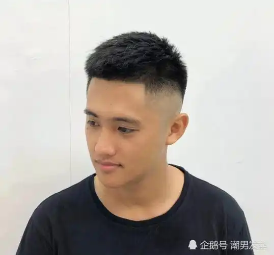 每次理发你只会说两边铲短2020年热门男生发型参考
