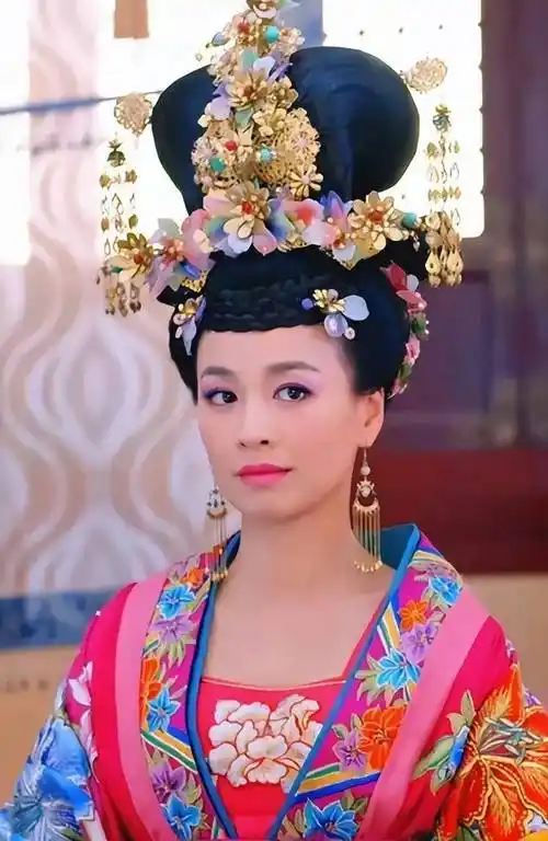 同样是林瑞阳的基因,曾哲贞女儿和张庭女儿一对比,差距就出来了_剧中