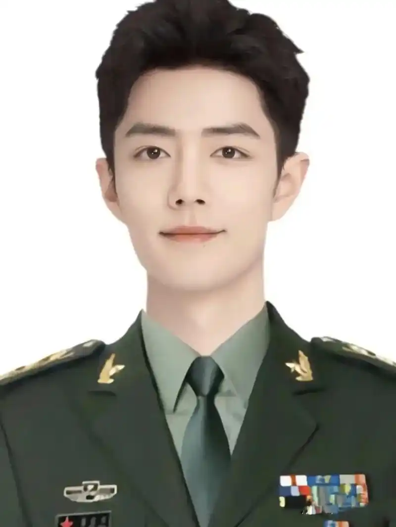 想不到#肖战 穿军装是如此的合适,帅气#顾一野的日记簿 # - 抖音