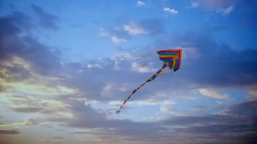 被线牵引的风筝壁纸