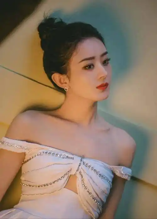 赵丽颖的性感腰臀比 碍了谁的眼?_健身_工作_冯绍峰