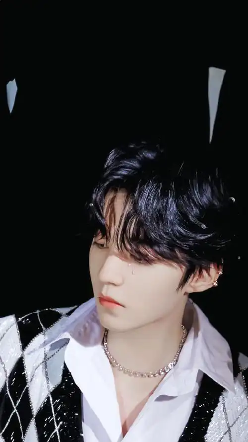 王俊凯beautiful舞台好绝##王俊凯泪痕妆