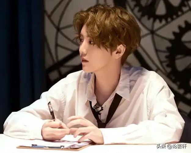 18岁鹿晗也忍了,但看了18岁的雷佳音真是忍无可忍|乐器|董子健|娱乐圈