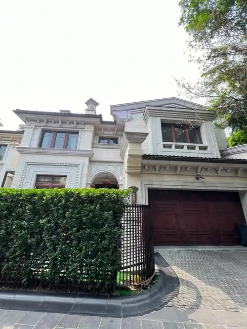 龙湖颐和原著地铁别墅