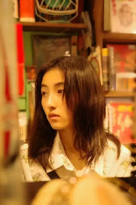 命运的齿轮转回来了,9岁的张子枫问影后是什么……|张子枫_新浪新闻