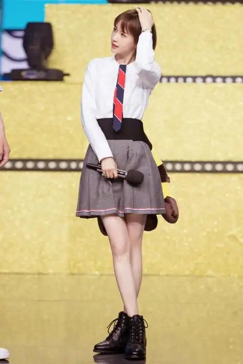 身高不够,身材来凑!这10位矮个子女星个个风情万种,闭月羞花插图10