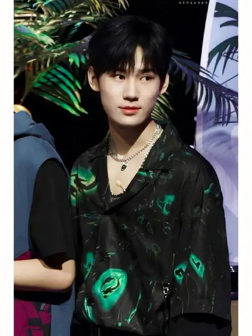 深v010101张真源以后就这样穿01