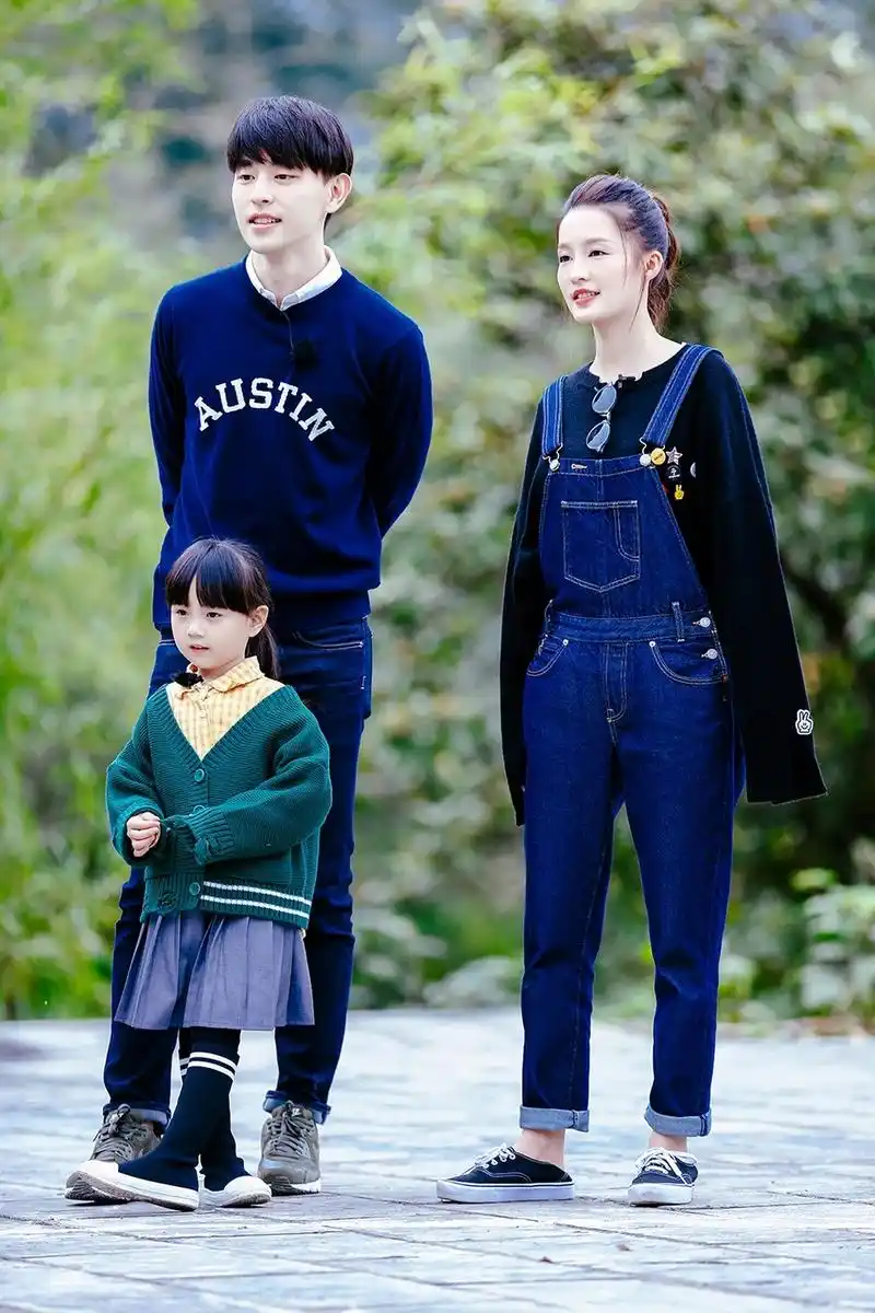 邓伦李沁临时家庭超养眼