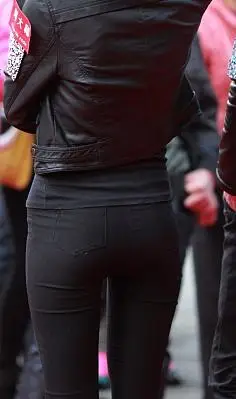 com采集囸一秒采集到美女风韵迷人黑色紧身裤美女 - suifeng72