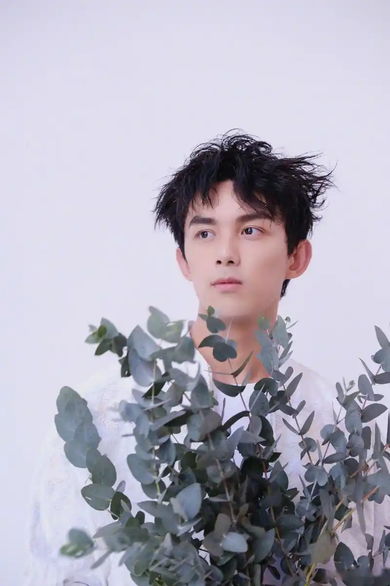 正能量优秀青年吴磊冲啊.