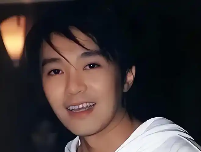 周星驰迎来60岁生日,宁可破产也要捧林允,林允动态成最大亮点_动作