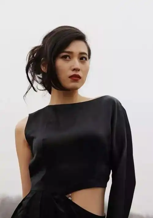 【妙龄校花】百老汇艺术学院丨宁丹琳