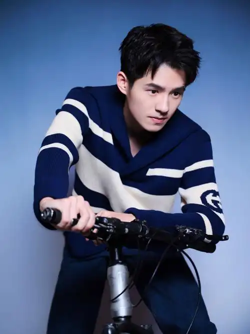 刘昊然出道十周年快乐