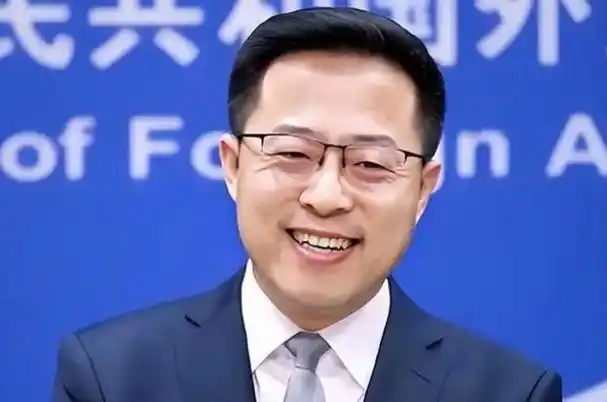 赵立坚接新职后首现身,远行云南考察,笑颜缓解了多少情绪波动