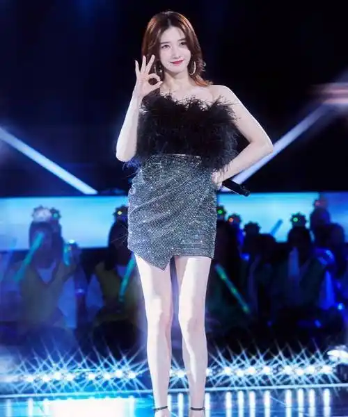 江疏影最大胆裙子,彰显个性_形象_裙装_设计