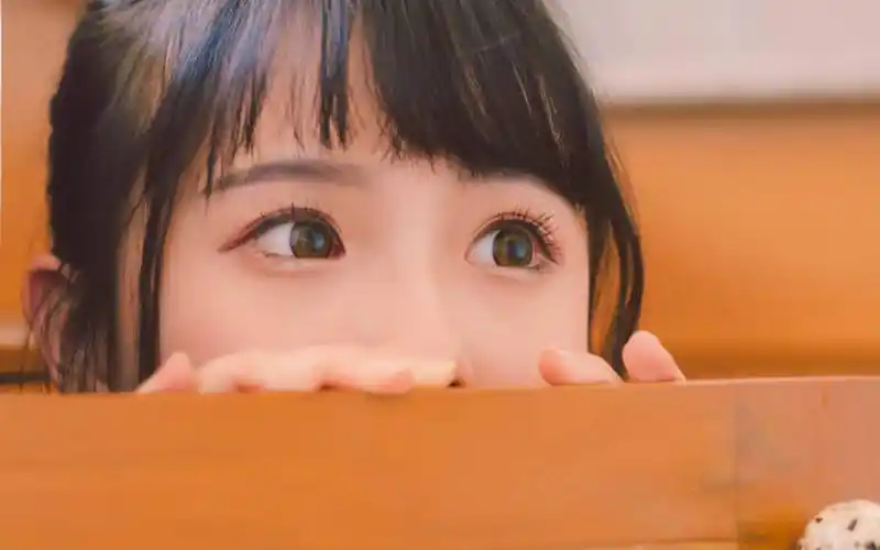 甜美系美女高清桌面壁纸