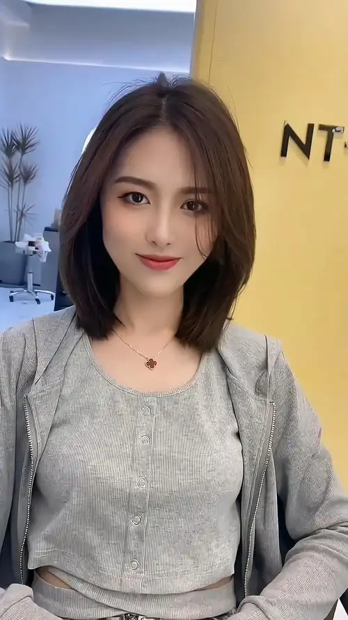 大热锁骨发  #圆脸发型推荐  #根据脸型选发型  #明星同款