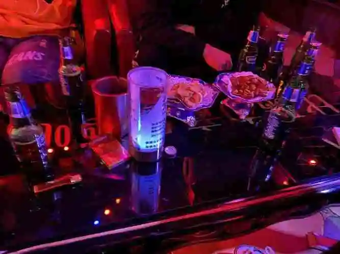 打分 环境不错 听歌喝酒很有情调  推荐过来体验一下