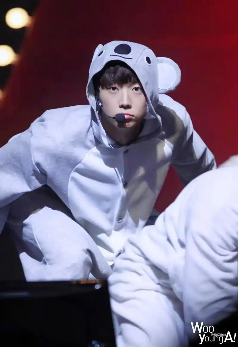 我的神仙爱豆 #2pm #张佑荣 夜宵时间到,这是谁的宝 - 抖音