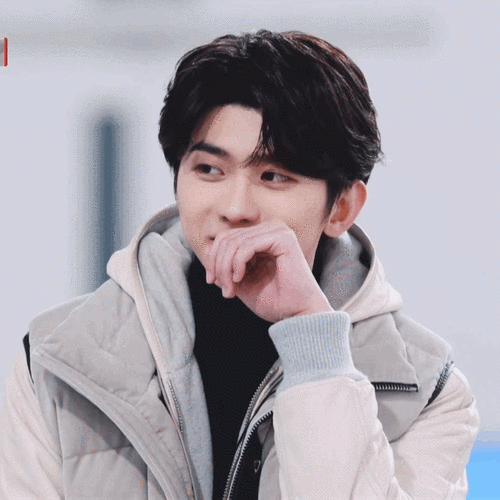 笑起来的坤坤太甜了吧!|蔡徐坤_新浪新闻