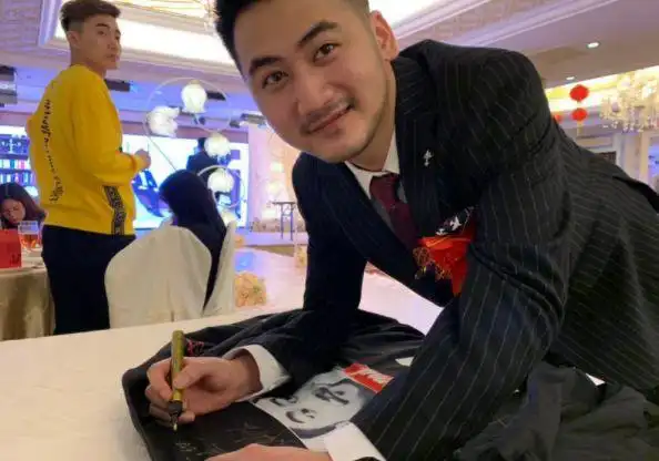 茄子玩绝地求生遭自己侮辱网友直言白给奇侠走哪都白给