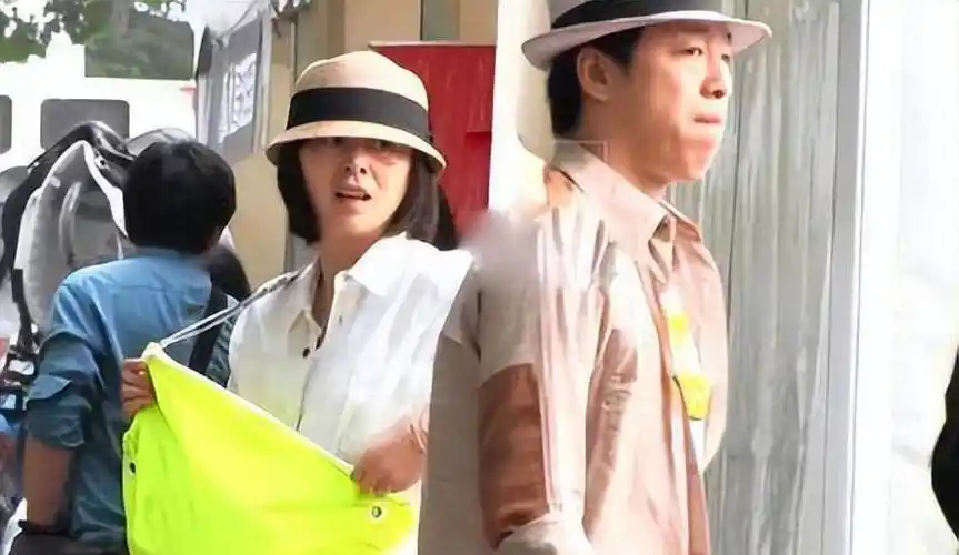 "虽然不想放出妻子的照片,但是黄渤从来没有隐瞒过自己有妻子和女儿的