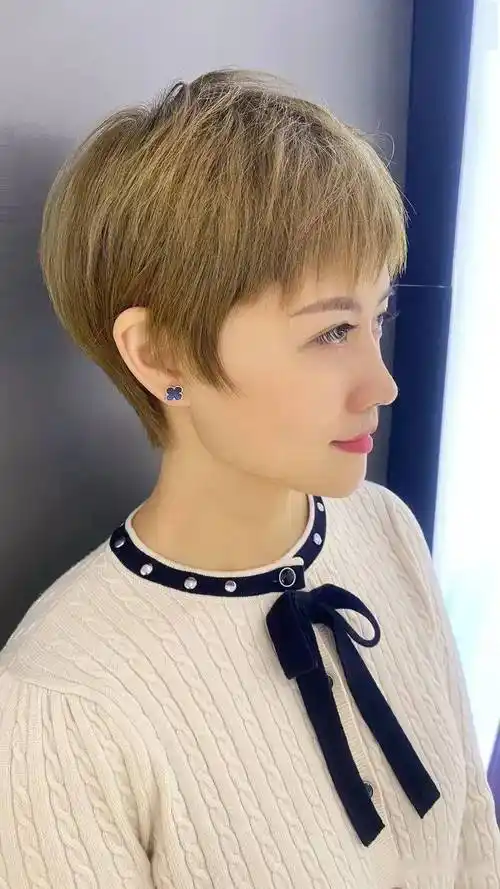 "35 款露耳超短发"_发型_短发_女生
