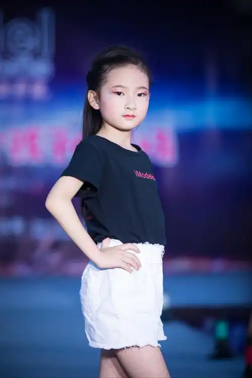 美好记忆多彩童年·漯河模特梦工厂少儿模特培训学校