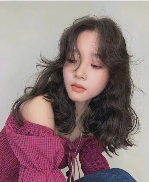 风烫发|自然蓬松的卷度,既显发量多又可以修饰脸型 特别温柔又减龄