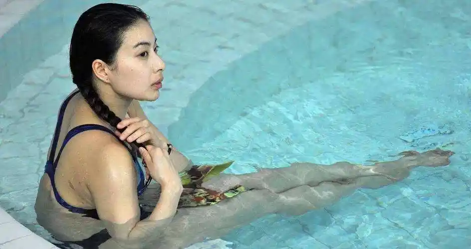 跳水皇后郭晶晶,8年媳妇为何仍被霍家宠成宝?