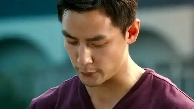 枪王之王:警方送别英雄,吴彦祖湖边垂钓,悠闲舒适