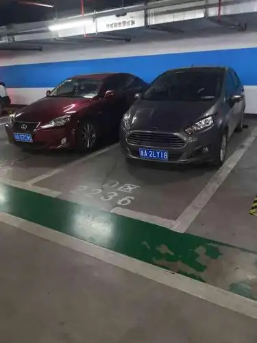 万象汇·地下停车场-"现在因为疫情影响,明显车少很多了. .