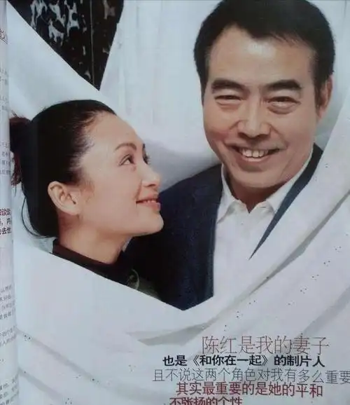 正当此时,媒体的一则消息如惊雷般炸响,瞬间打破了她宁静如水的生活.