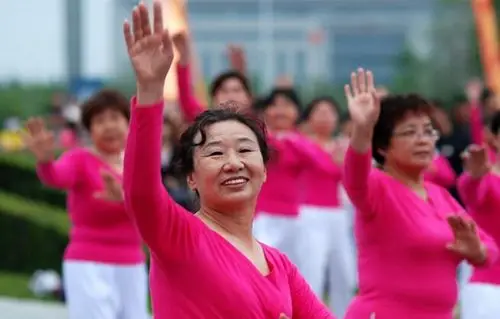 简阳最大规模广场舞表演,邀您见证