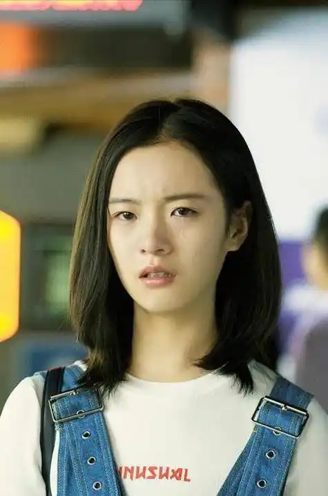 父亲和徐静蕾是好朋友,凭借《小欢喜》出圈,李庚希