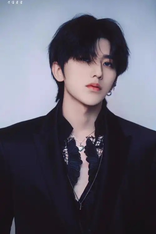 cr:浮漾星星 蔡徐坤