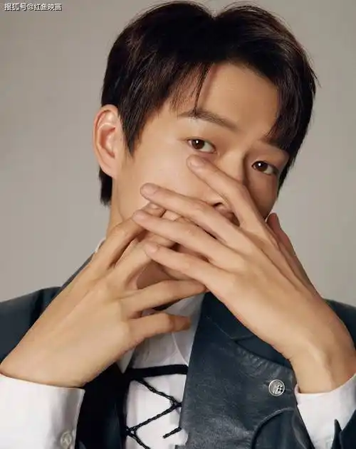 魏大勋潮流时尚风格写真