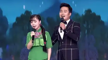 王二妮老公罕见露面,青梅竹马的老公高大英俊,难怪看不上云飞!