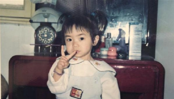 戚薇童年照曝光,与lucky简直就是复制粘贴,原来基因真的很重要