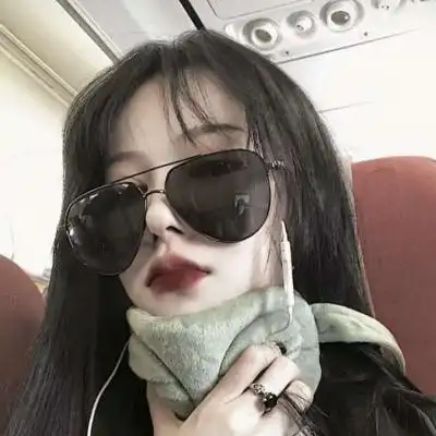 可爱圆圆眼镜女生头像精选戴黑色眼镜头像