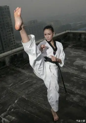 双龙汽车特约赞助山东卫视《星球大战》明星篇之张蓝心