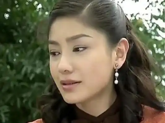 回顾胡可:嫁给沙溢3年生2子,曾含泪直言"后悔"风光背后有心酸