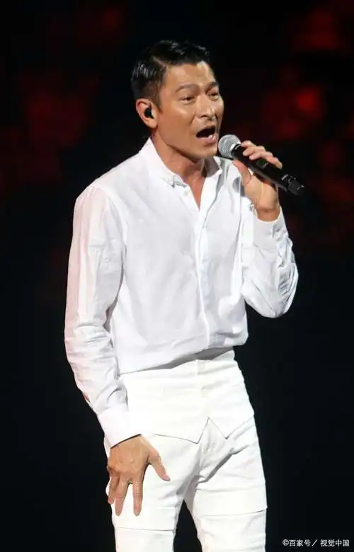 刘德华的意外之憾随口亲的婴儿差点让他身败名裂