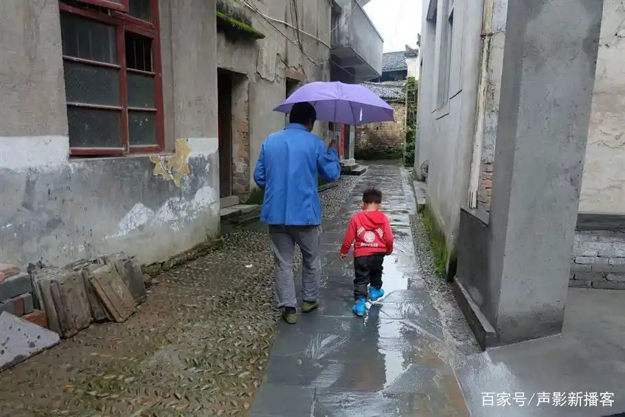 人间温情,胜过亲情,电影《那年八岁》展现爷孙情深的最感动瞬间