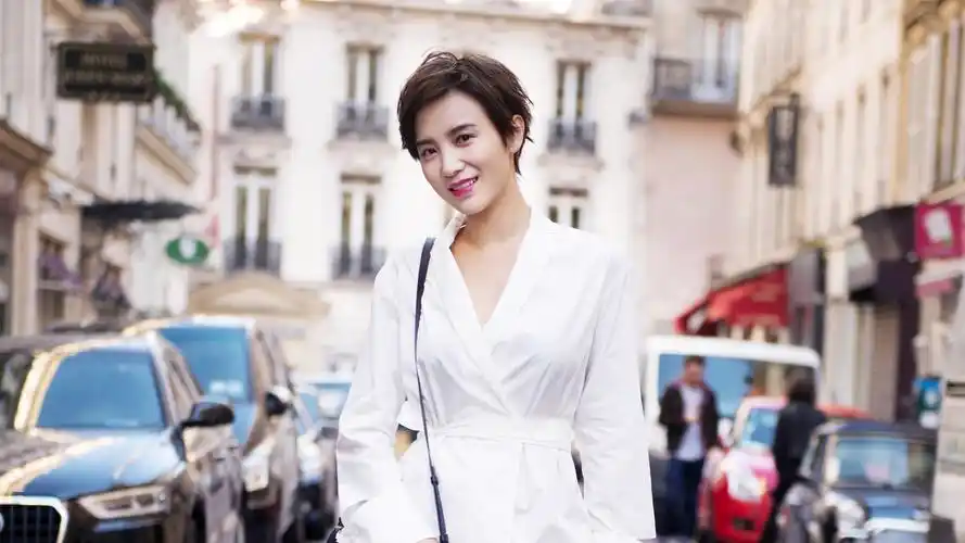 美女演员宋佳高清桌面壁纸下载