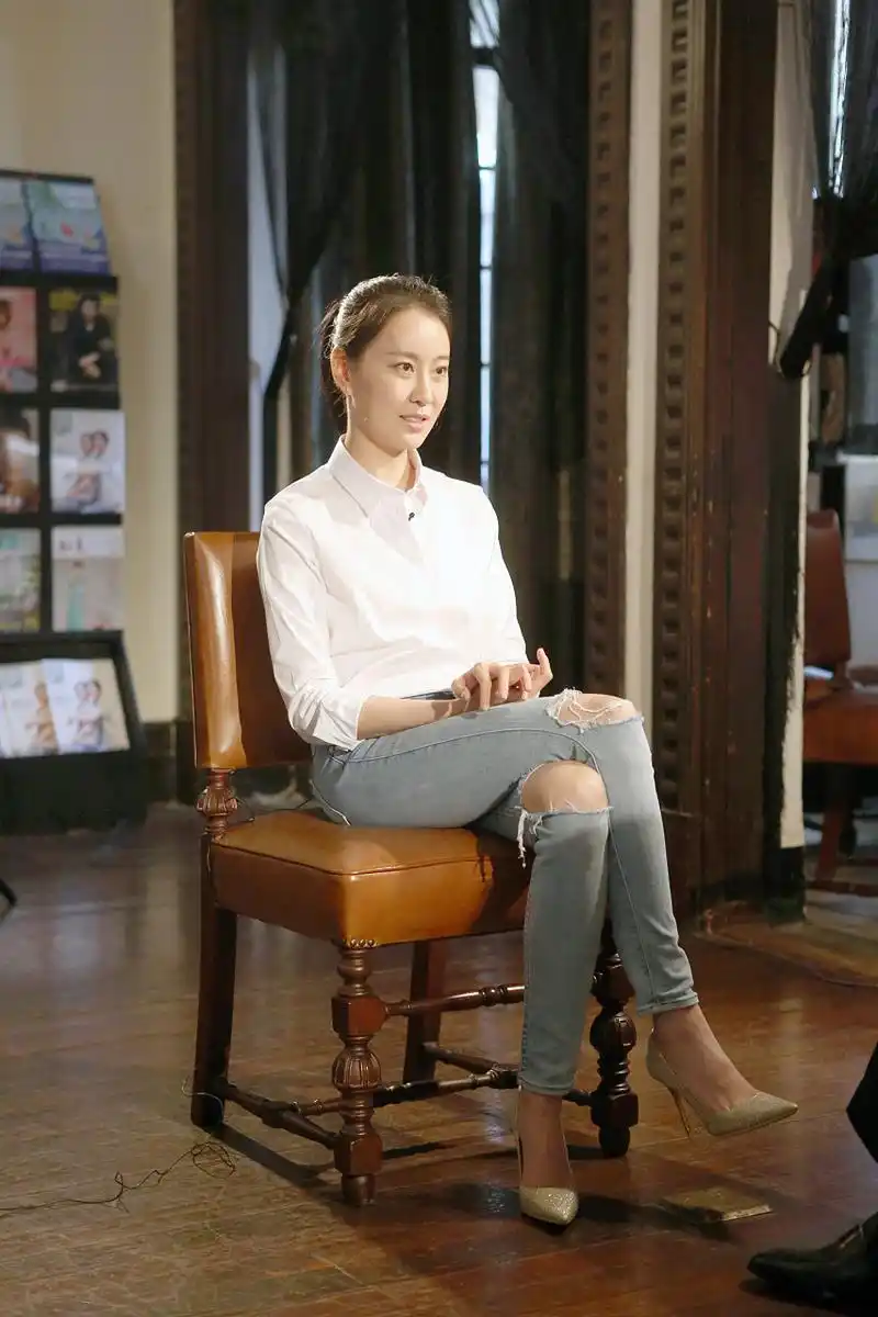 演员王乐君在拍《伪装者》的时候,竟然被胡歌不小心砸断了锁骨!