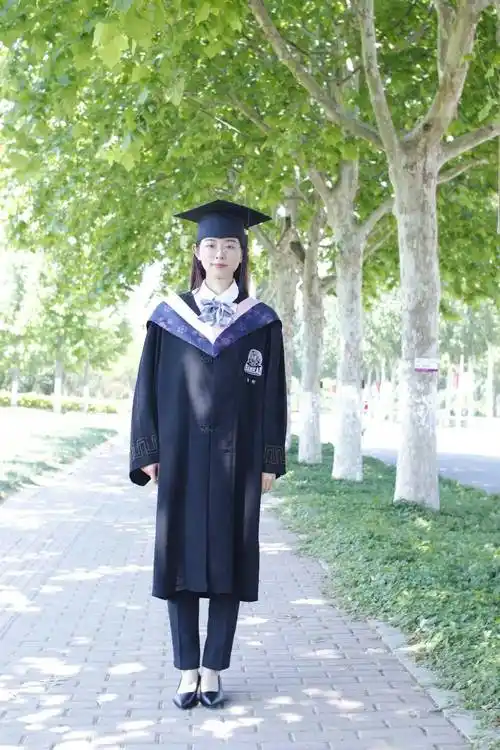 毕业季学位服穿搭指南_流苏_穿着_女生