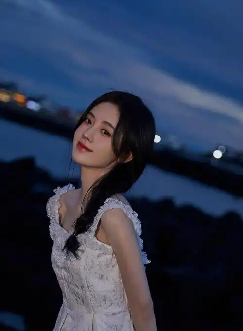 从丑逆袭到白富美网红半永久鞠婧祎做了什么