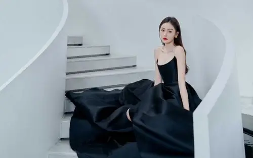 张天爱抹胸裙性感写真图片-美女壁纸-高清美女图片-第5图-娟娟壁纸