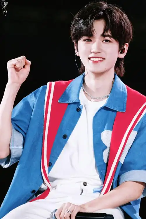 宋亚轩理想之途演唱会##今日星拍放送##520晒出最美应援色